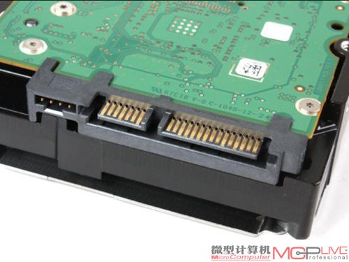 背部6Gb/s的SATA接口