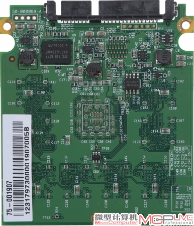 Neutron GTX 240GB SSD的内部结构，由LM87800 8通道主控芯片、8颗Toggle DDR MLC闪存颗粒、两颗128MB DDR2 800缓存构成。