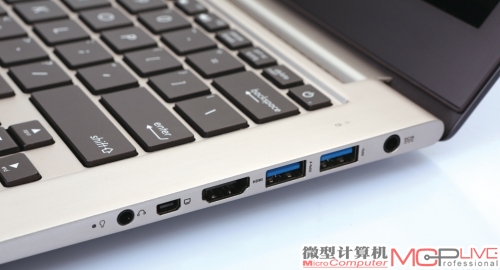 UX32VD接口部分，音频、mini VGA、HDMI、USB3.0、SD卡等一应俱全。