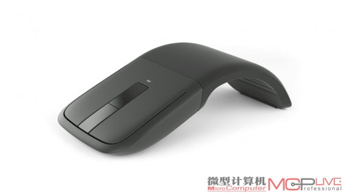 微软还推出了键盘盖无线转换器和全新的Arc 触控鼠标。前者可以将目前只能和Surface 2 系列产品的本体一起使用的键盘盖通过无线连接的方式连接在一起，方便消费者在远距离操控Surface 2系列产品。后者是上代Arc触控鼠标的升级版本，在外观设计上做出了改进，并且可以通过蓝牙3.0连接，不再占用平板电脑的USB 接口。