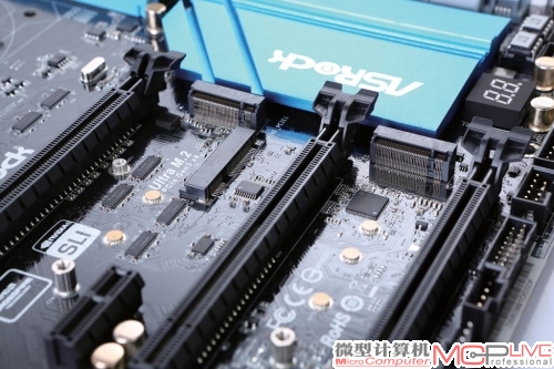 ① 华擎Z97 Extreme 6具备两个M.2接口，靠近处理器的一个为直连CPU PCI-E控制器的Ultra M.2，为PCI-E3.0 x4的规格。另一个则是从芯片组中引出的PCI-E通道，仅为PCI-E2.0 x2规格。